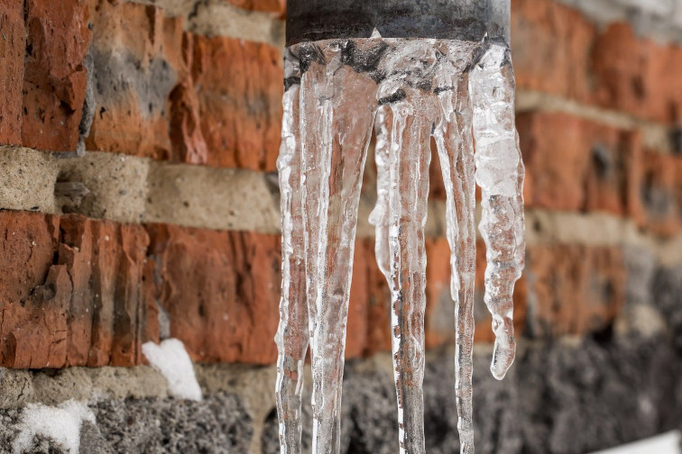 Frozen water pipe business water suppliers